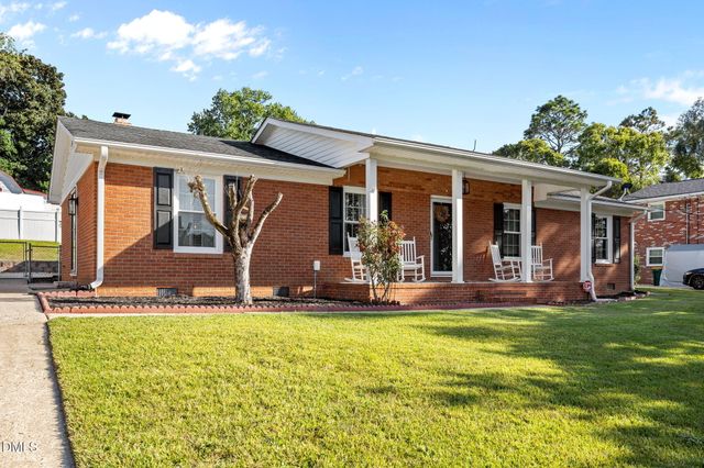 4950 Pinewood Drive, Hope Mills, NC 28348