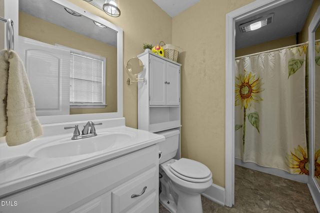 4950 Pinewood Drive, Hope Mills, NC 28348