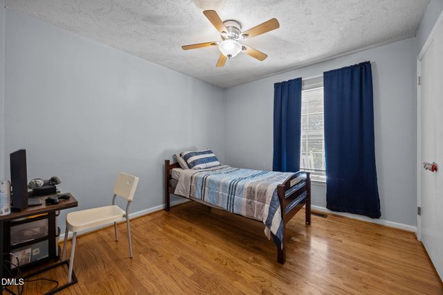 4950 Pinewood Drive, Hope Mills, NC 28348