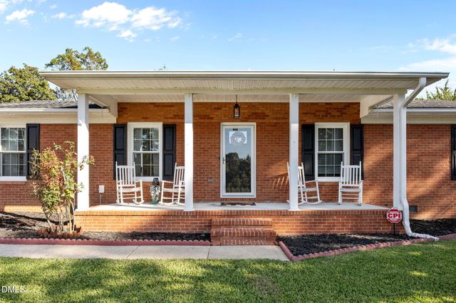 4950 Pinewood Drive, Hope Mills, NC 28348
