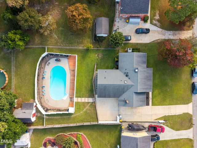 4950 Pinewood Drive, Hope Mills, NC 28348
