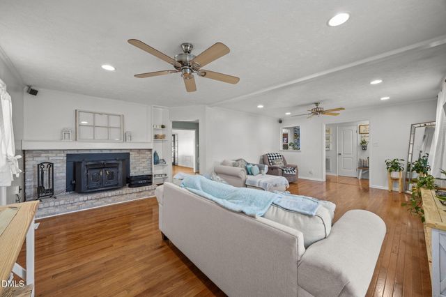 4950 Pinewood Drive, Hope Mills, NC 28348