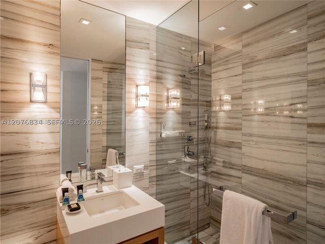 2201 Collins Ave 428, Miami Beach, FL 33139