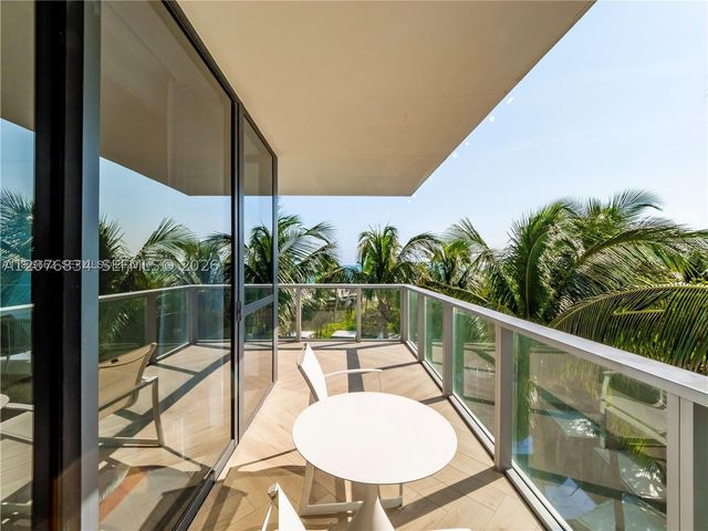 2201 Collins Ave 428, Miami Beach, FL 33139