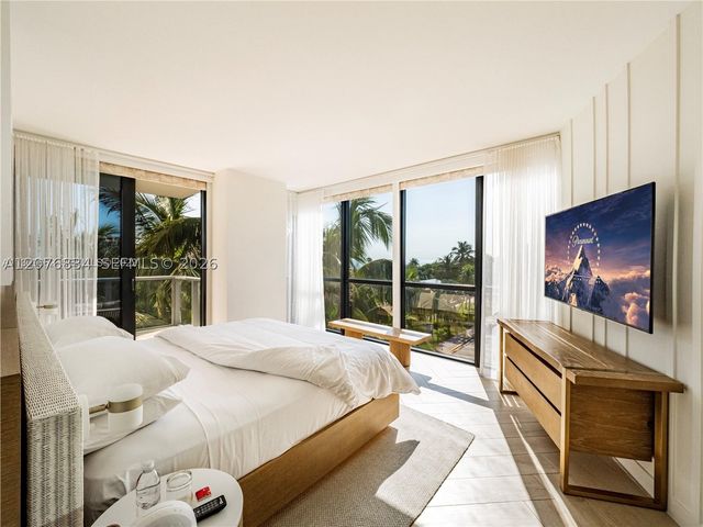 2201 Collins Ave 428, Miami Beach, FL 33139
