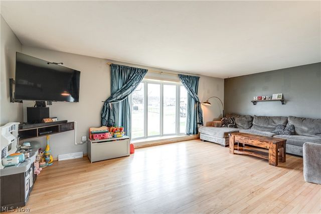 6826 Lynett Drive, Parma, OH 44129