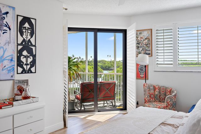 200 Waterway Road 208, Tequesta, FL 33469
