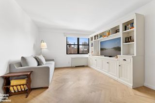 201 E 28TH Street # 15L, New York City, NY 10016
