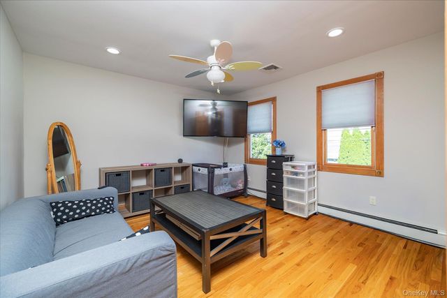 27 Welcome Lane, Wantagh, NY 11793