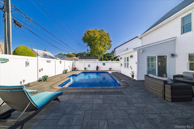 27 Welcome Lane, Wantagh, NY 11793