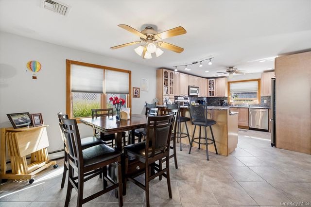 27 Welcome Lane, Wantagh, NY 11793