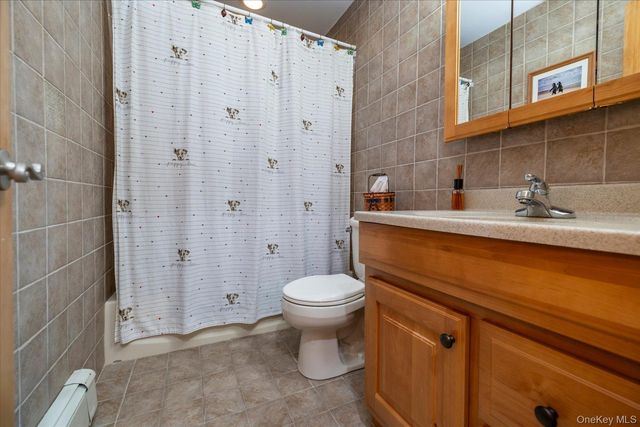 27 Welcome Lane, Wantagh, NY 11793