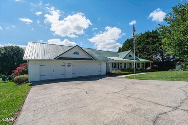 3628 Blue Byrd Lane, Kodak, TN 37764