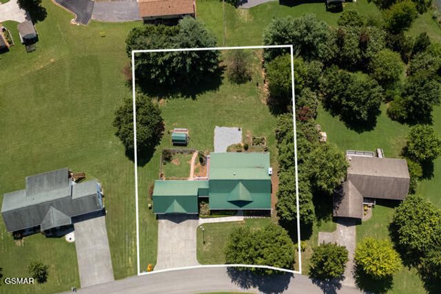 3628 Blue Byrd Lane, Kodak, TN 37764