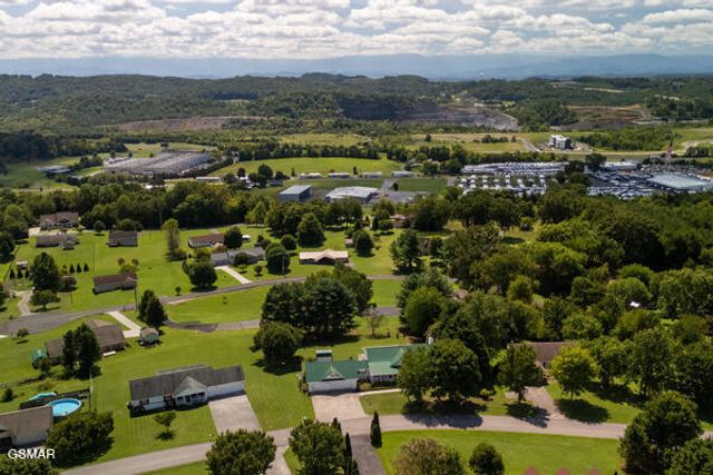 3628 Blue Byrd Lane, Kodak, TN 37764