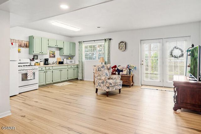 3628 Blue Byrd Lane, Kodak, TN 37764