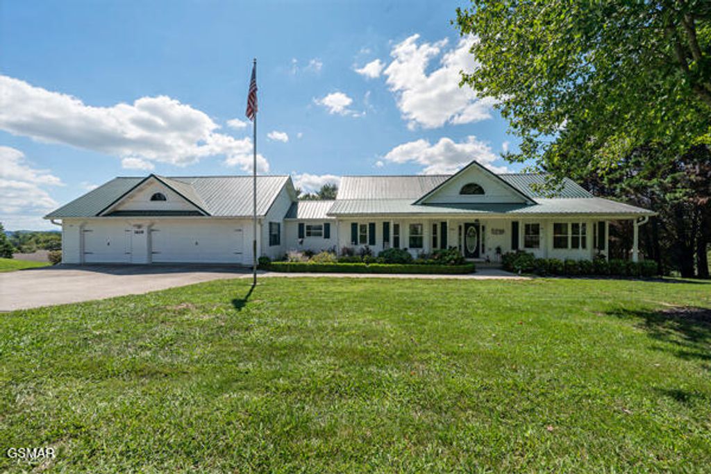 3628 Blue Byrd Lane, Kodak, TN 37764