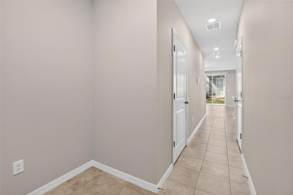Image 12 of property listing at 2710 SCARLET BAY PLACE, Brandon, FL 33510