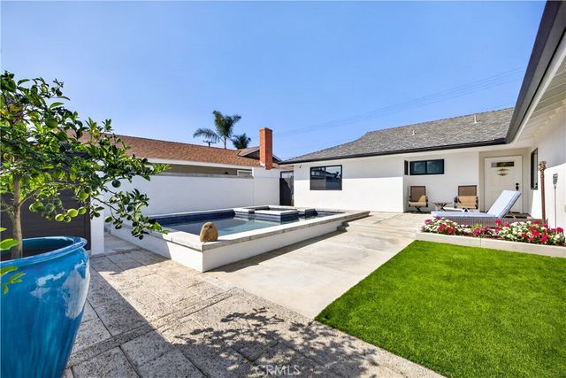 21311 Antiqua Lane, Huntington Beach, CA 92646