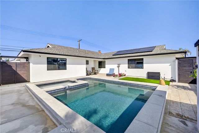 21311 Antiqua Lane, Huntington Beach, CA 92646