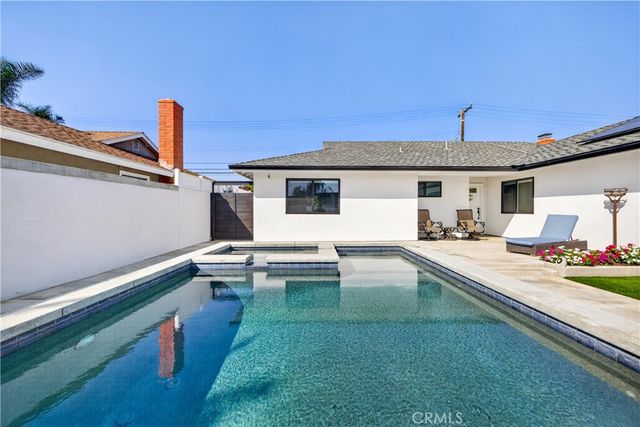 21311 Antiqua Lane, Huntington Beach, CA 92646