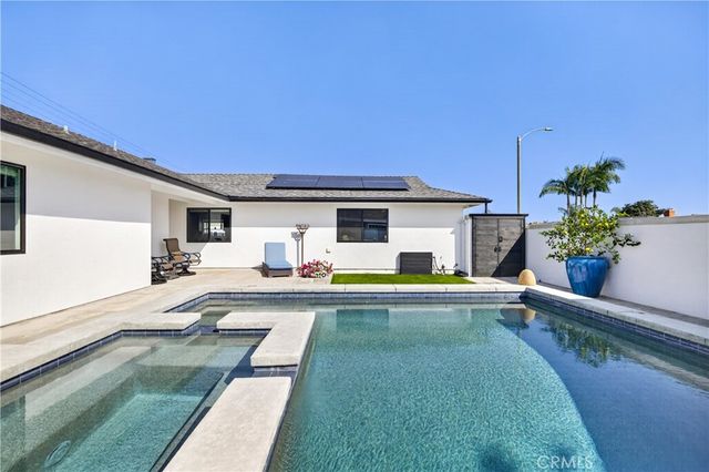 21311 Antiqua Lane, Huntington Beach, CA 92646