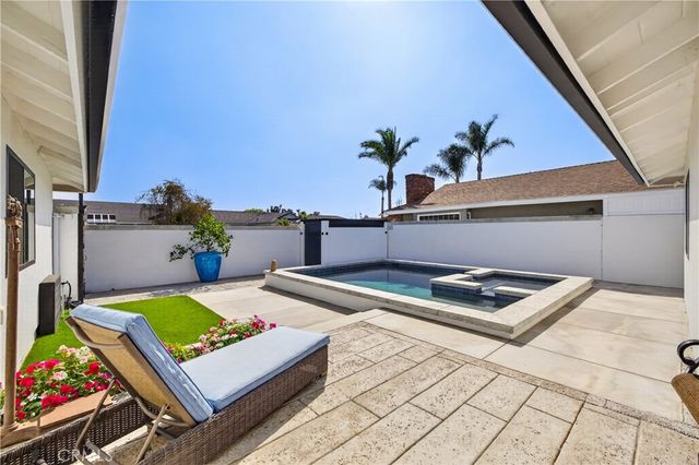 21311 Antiqua Lane, Huntington Beach, CA 92646