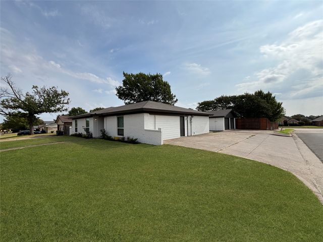 6250 Shirley Drive, North Richland Hills, TX 76180