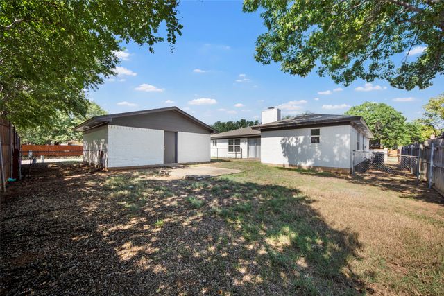 6250 Shirley Drive, North Richland Hills, TX 76180