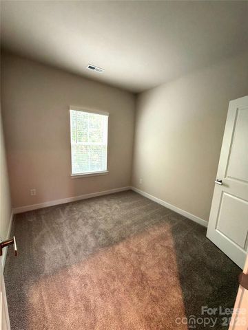 4136 Auburn Oak Lane, Charlotte, NC 28208