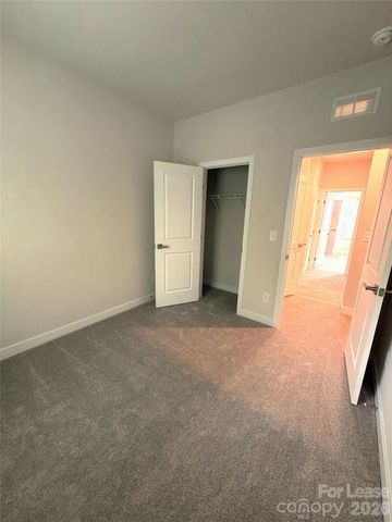 4136 Auburn Oak Lane, Charlotte, NC 28208