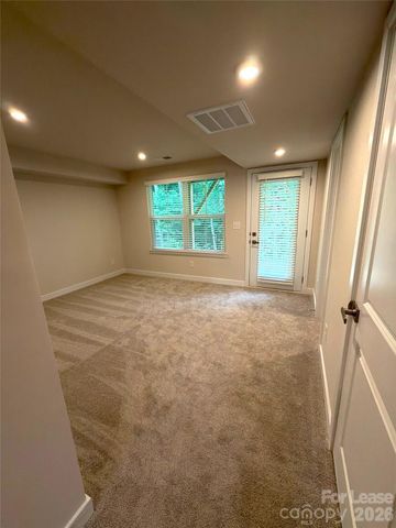 4136 Auburn Oak Lane, Charlotte, NC 28208