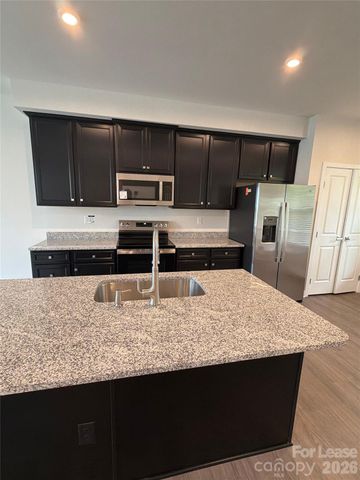 4136 Auburn Oak Lane, Charlotte, NC 28208