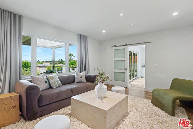 922 Berkeley Street, Santa Monica, CA 90403