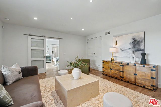 922 Berkeley Street, Santa Monica, CA 90403