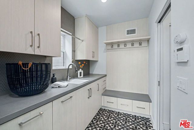 922 Berkeley Street, Santa Monica, CA 90403