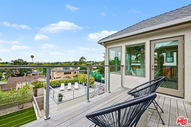 922 Berkeley Street, Santa Monica, CA 90403