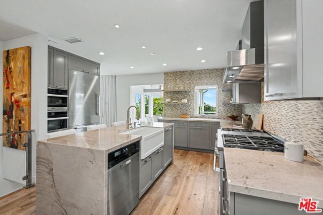 922 Berkeley Street, Santa Monica, CA 90403