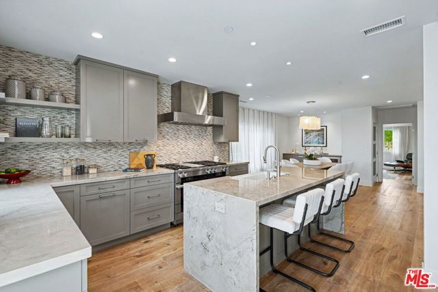 922 Berkeley Street, Santa Monica, CA 90403