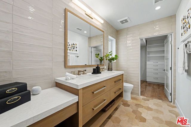 922 Berkeley Street, Santa Monica, CA 90403