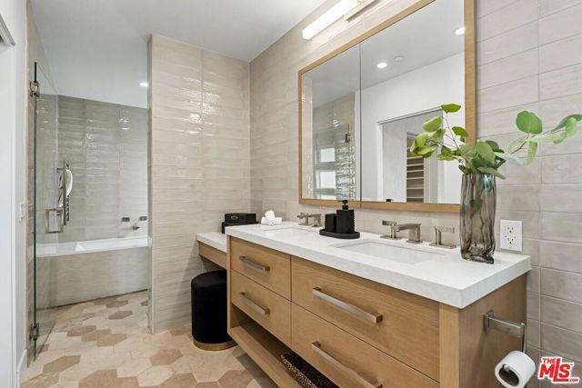 922 Berkeley Street, Santa Monica, CA 90403