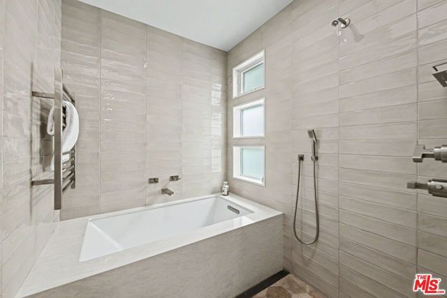 922 Berkeley Street, Santa Monica, CA 90403