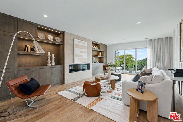 922 Berkeley Street, Santa Monica, CA 90403
