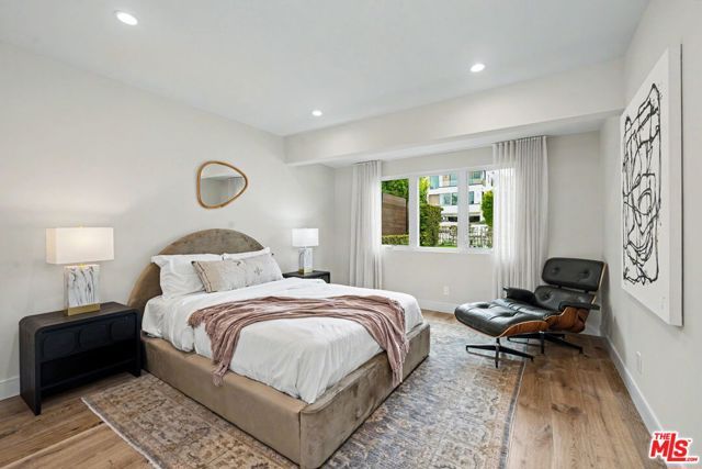 922 Berkeley Street, Santa Monica, CA 90403