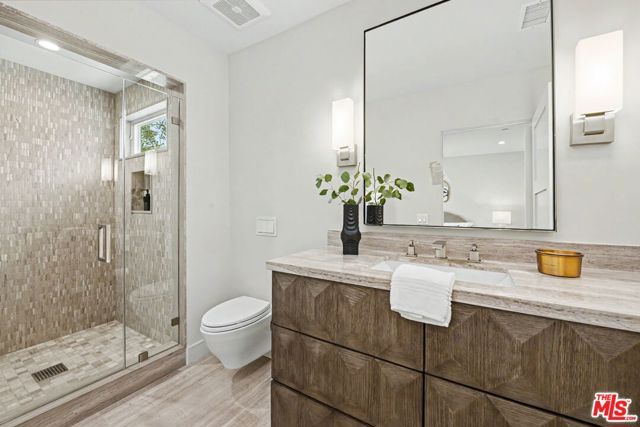 922 Berkeley Street, Santa Monica, CA 90403