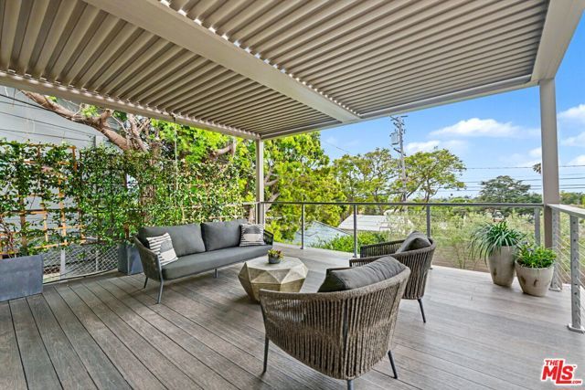 922 Berkeley Street, Santa Monica, CA 90403