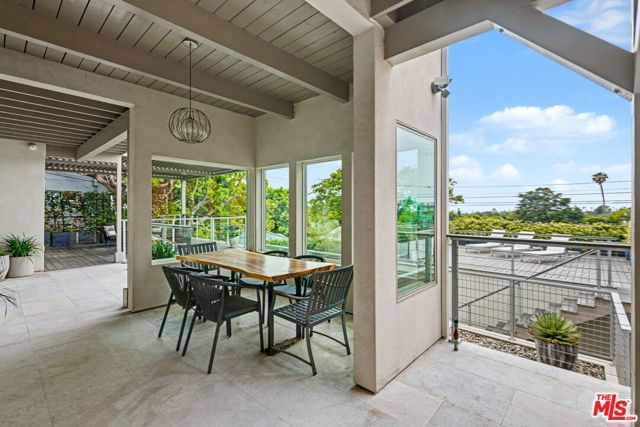922 Berkeley Street, Santa Monica, CA 90403