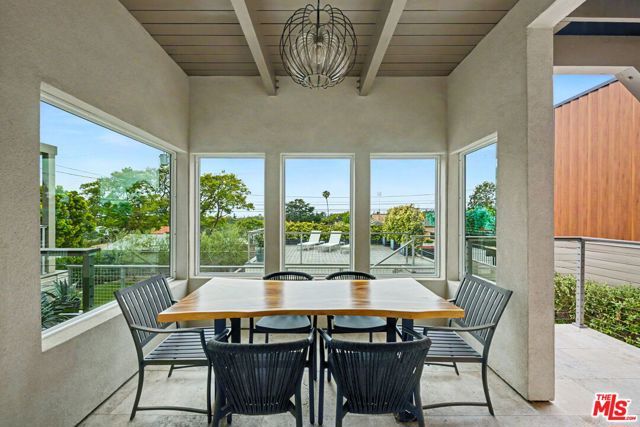 922 Berkeley Street, Santa Monica, CA 90403
