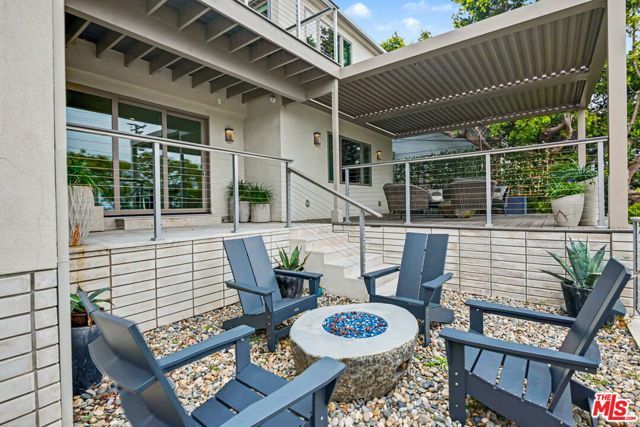 922 Berkeley Street, Santa Monica, CA 90403