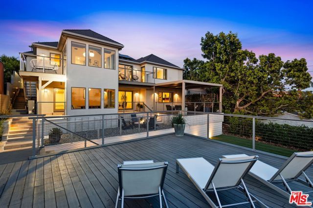 922 Berkeley Street, Santa Monica, CA 90403